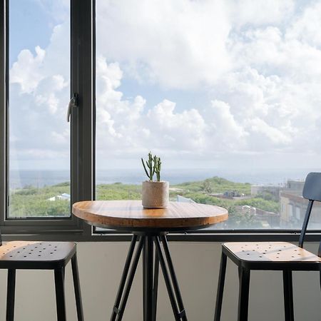 Bed and Breakfast 琉球茶室 現代館 à Île Lamay Extérieur photo