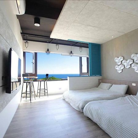 Bed and Breakfast 琉球茶室 現代館 à Île Lamay Extérieur photo