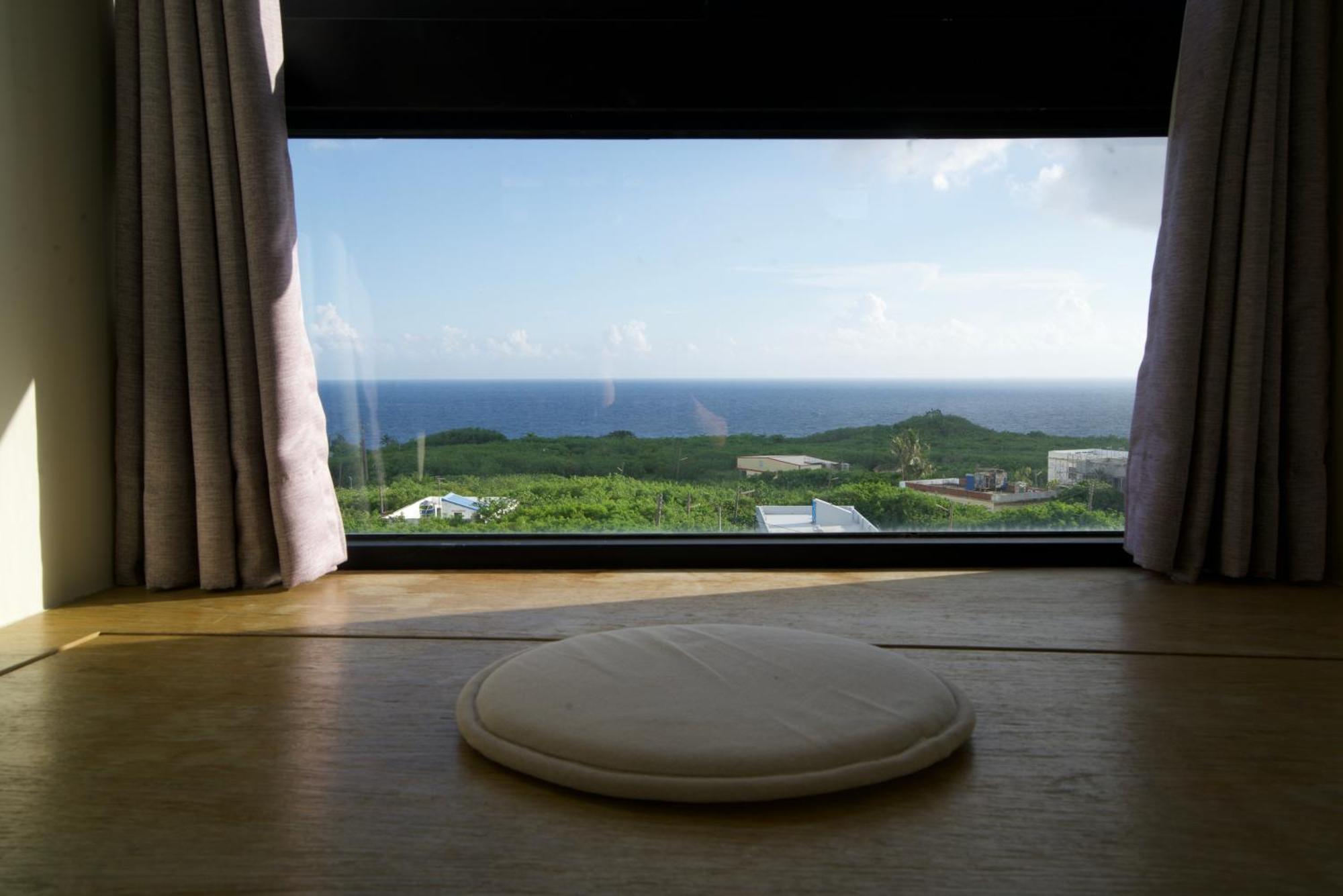 Bed and Breakfast 琉球茶室 現代館 à Île Lamay Extérieur photo