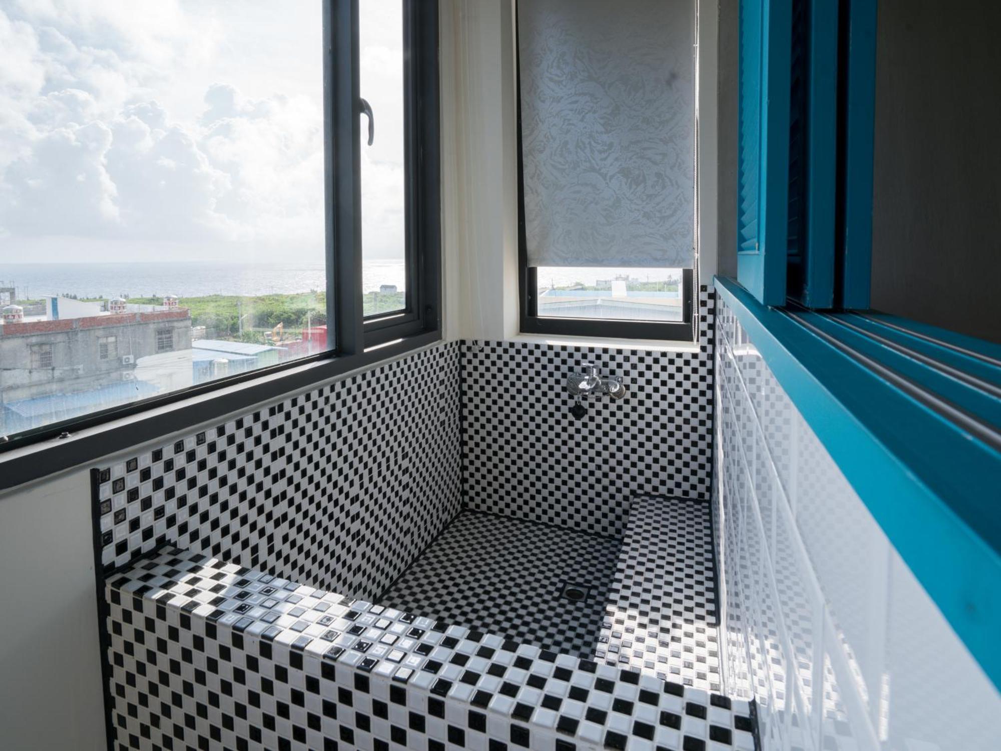 Bed and Breakfast 琉球茶室 現代館 à Île Lamay Extérieur photo
